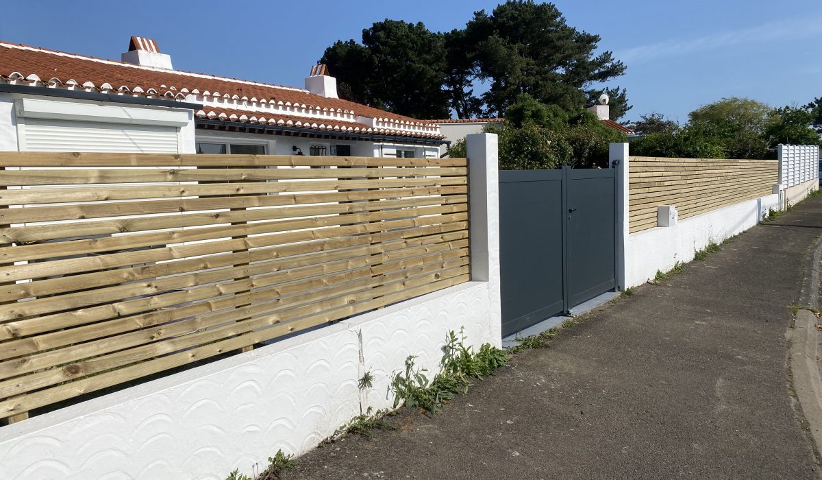 Clôture en lame bois ajourée