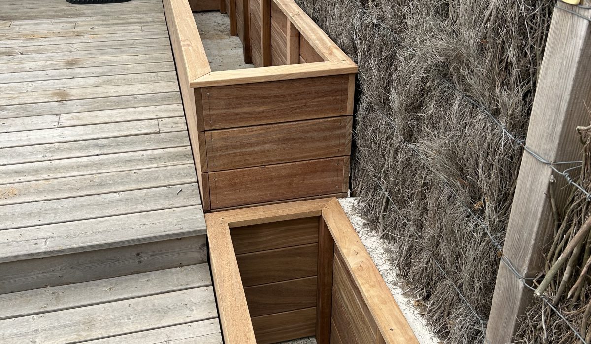 Construction et installation de grands bacs bois sur mesures